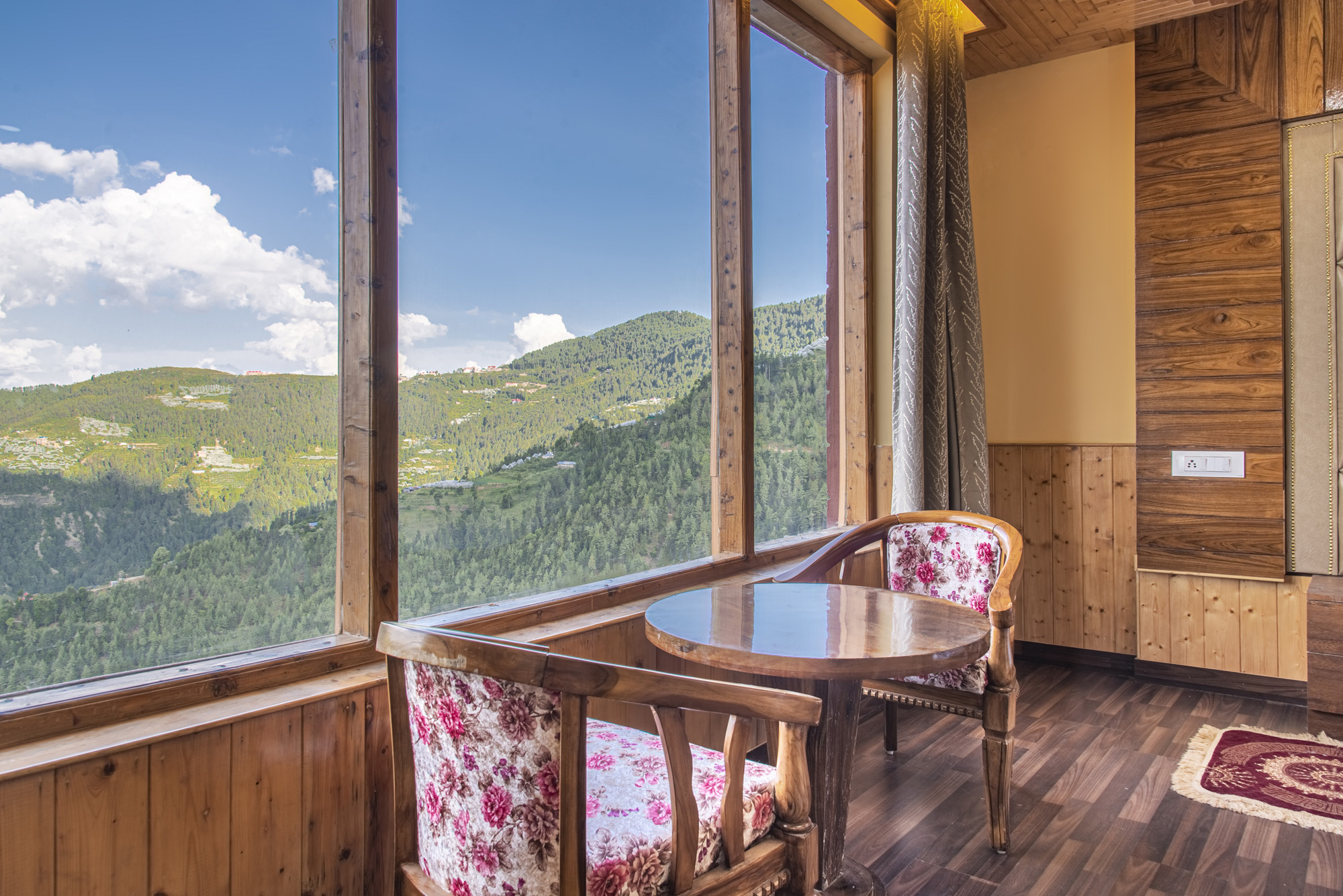 Premium Valley View